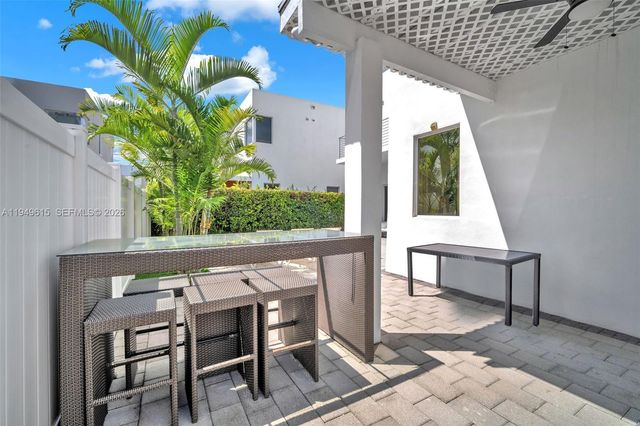 7457 NW 101st Ave 7457, Doral, FL 33178