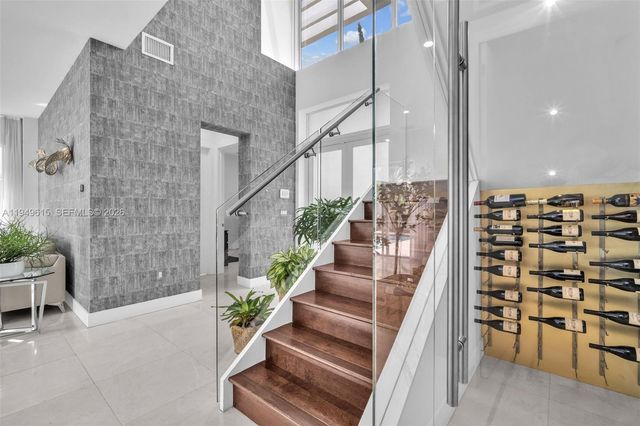 7457 NW 101st Ave 7457, Doral, FL 33178