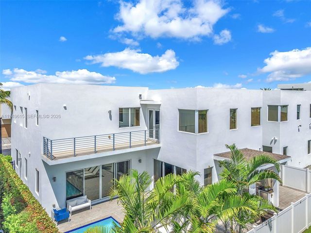 7457 NW 101st Ave 7457, Doral, FL 33178