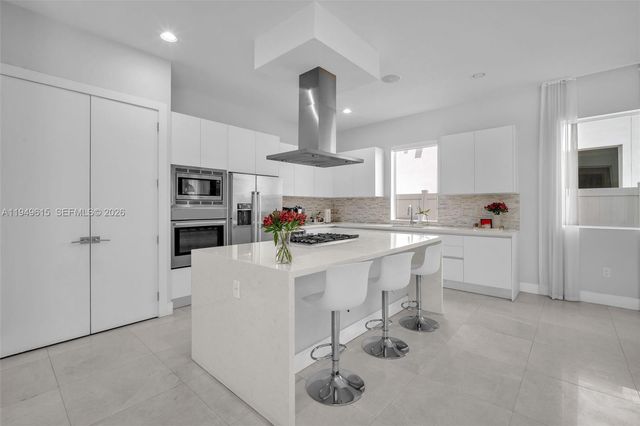 7457 NW 101st Ave 7457, Doral, FL 33178