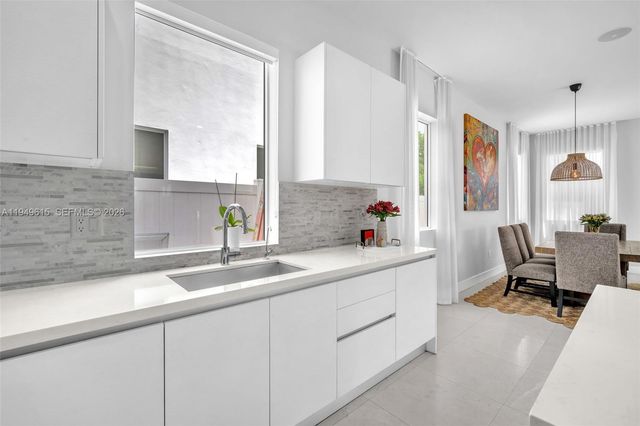 7457 NW 101st Ave 7457, Doral, FL 33178