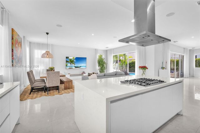 7457 NW 101st Ave 7457, Doral, FL 33178