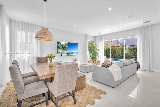 7457 NW 101st Ave 7457, Doral, FL 33178