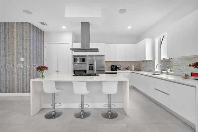 7457 NW 101st Ave 7457, Doral, FL 33178