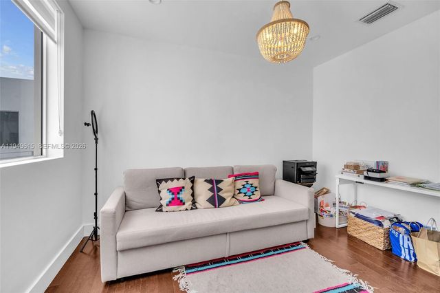 7457 NW 101st Ave 7457, Doral, FL 33178