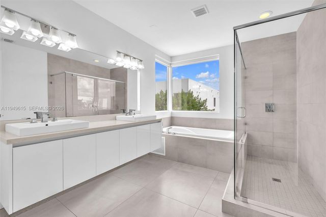 7457 NW 101st Ave 7457, Doral, FL 33178