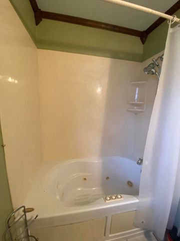 63201 E 282 Road, Grove, OK 74344