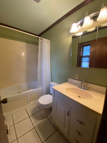 63201 E 282 Road, Grove, OK 74344