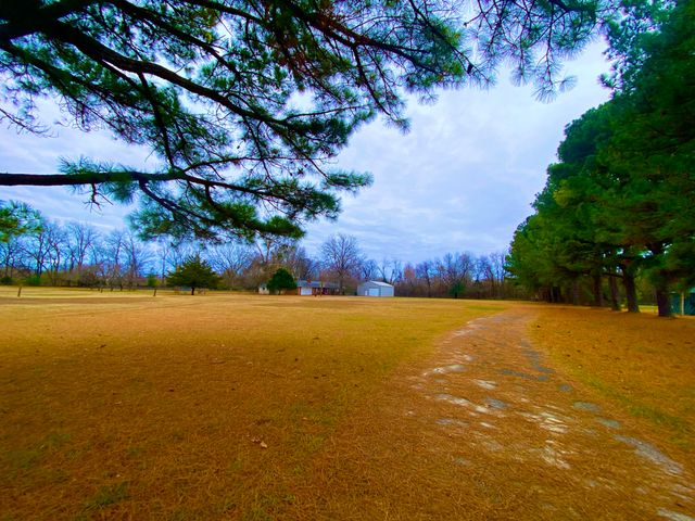 63201 E 282 Road, Grove, OK 74344