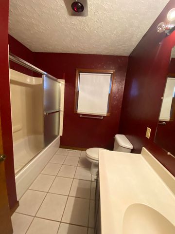 63201 E 282 Road, Grove, OK 74344