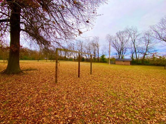 63201 E 282 Road, Grove, OK 74344