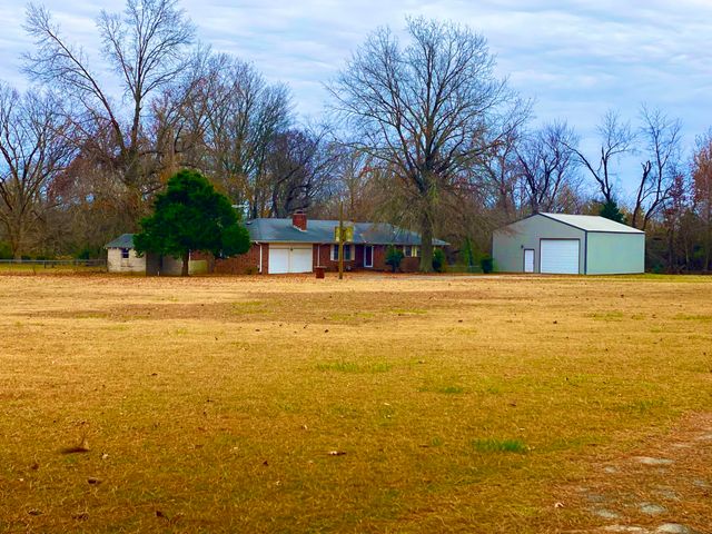 63201 E 282 Road, Grove, OK 74344