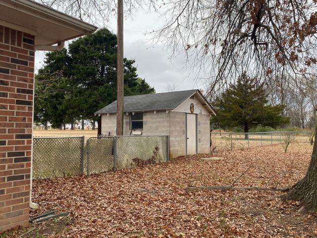 63201 E 282 Road, Grove, OK 74344