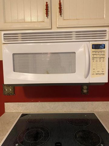 63201 E 282 Road, Grove, OK 74344