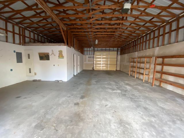 63201 E 282 Road, Grove, OK 74344