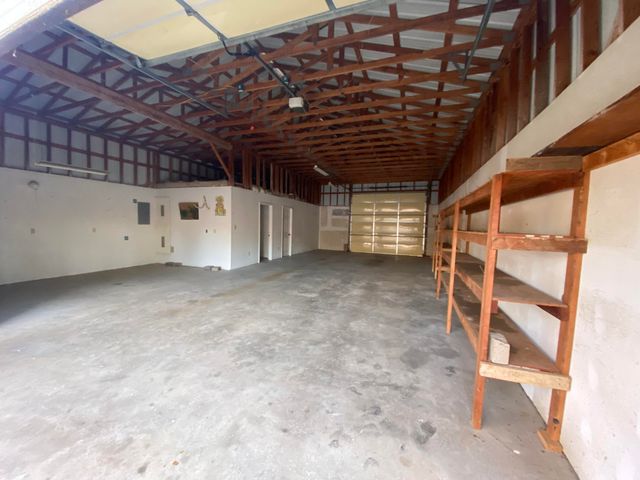 63201 E 282 Road, Grove, OK 74344