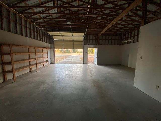 63201 E 282 Road, Grove, OK 74344