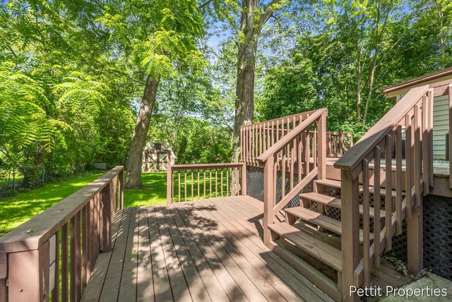 417 S Stewart Avenue, Fremont City, MI 49412