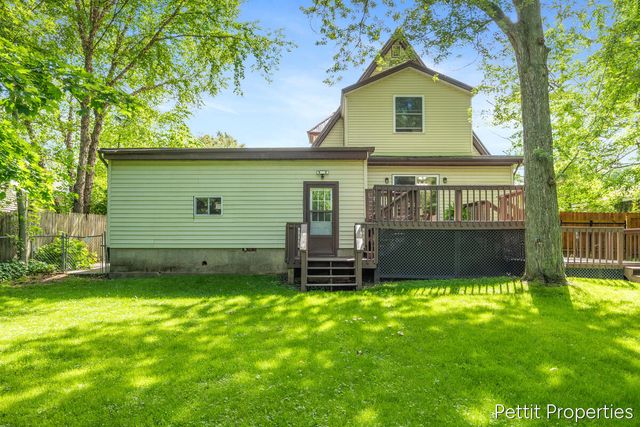 417 S Stewart Avenue, Fremont City, MI 49412