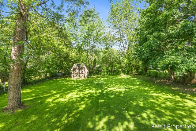 417 S Stewart Avenue, Fremont City, MI 49412