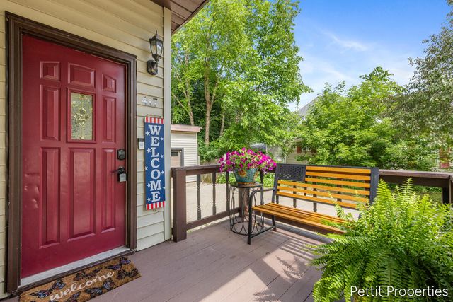 417 S Stewart Avenue, Fremont City, MI 49412