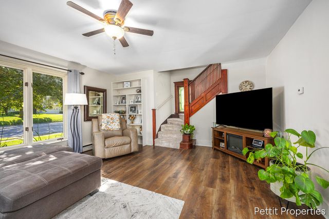 417 S Stewart Avenue, Fremont City, MI 49412