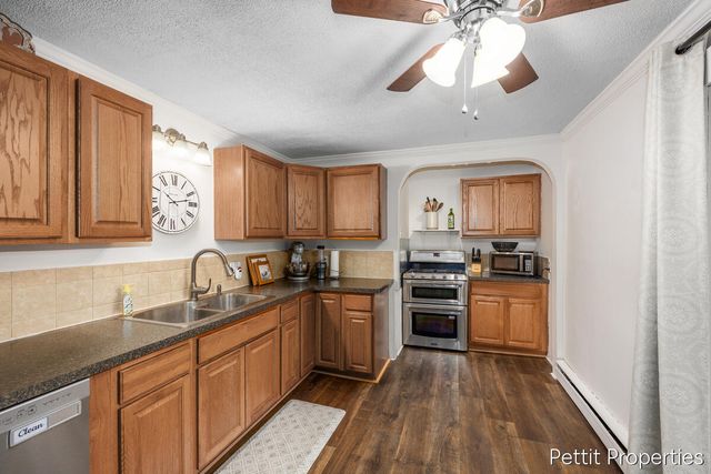 417 S Stewart Avenue, Fremont City, MI 49412