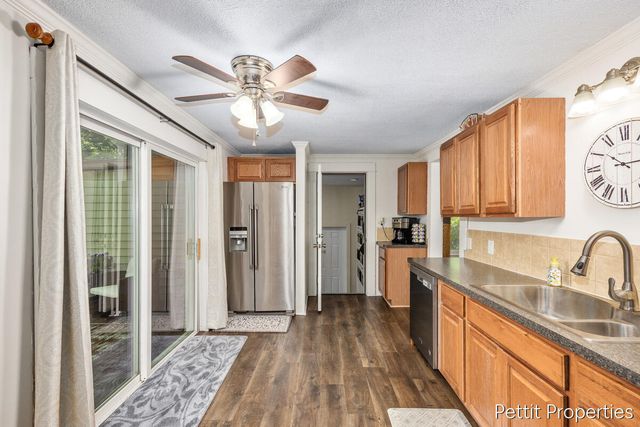 417 S Stewart Avenue, Fremont City, MI 49412