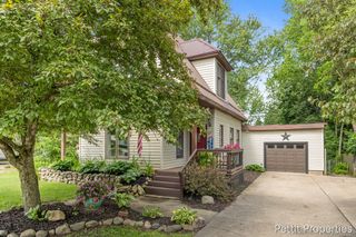 417 S Stewart Avenue, Fremont City, MI 49412