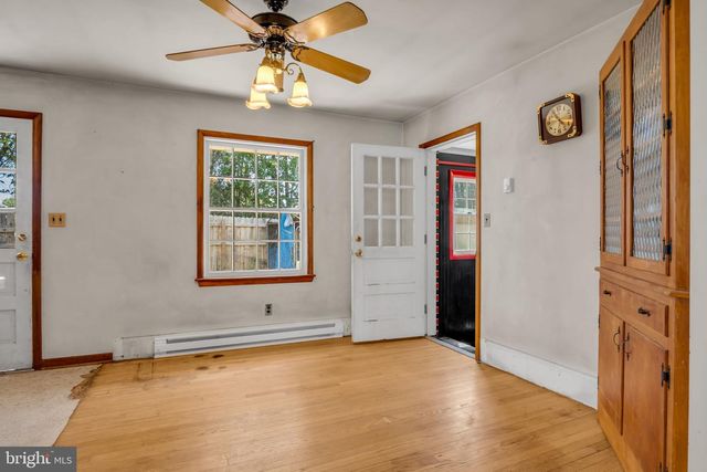 268 N BIESECKER RD, Thomasville, PA 17364
