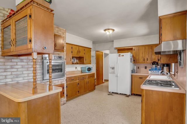 268 N BIESECKER RD, Thomasville, PA 17364