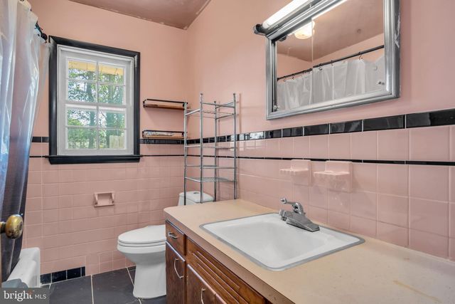 268 N BIESECKER RD, Thomasville, PA 17364