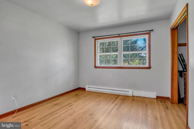 268 N BIESECKER RD, Thomasville, PA 17364