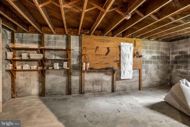 268 N BIESECKER RD, Thomasville, PA 17364