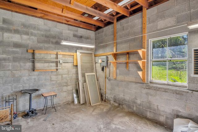268 N BIESECKER RD, Thomasville, PA 17364