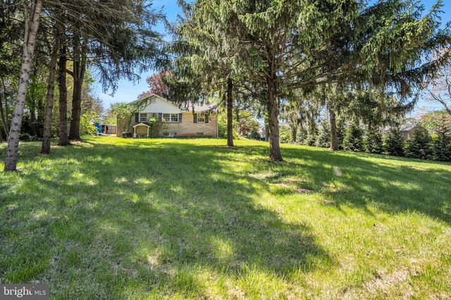 268 N BIESECKER RD, Thomasville, PA 17364