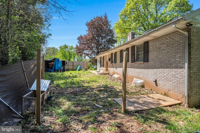 268 N BIESECKER RD, Thomasville, PA 17364