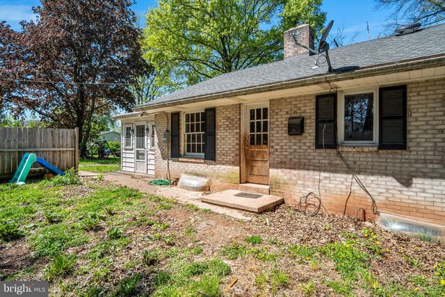 268 N BIESECKER RD, Thomasville, PA 17364