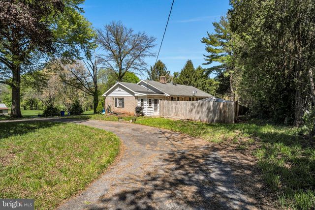 268 N BIESECKER RD, Thomasville, PA 17364