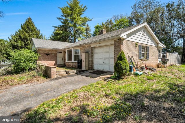 268 N BIESECKER RD, Thomasville, PA 17364