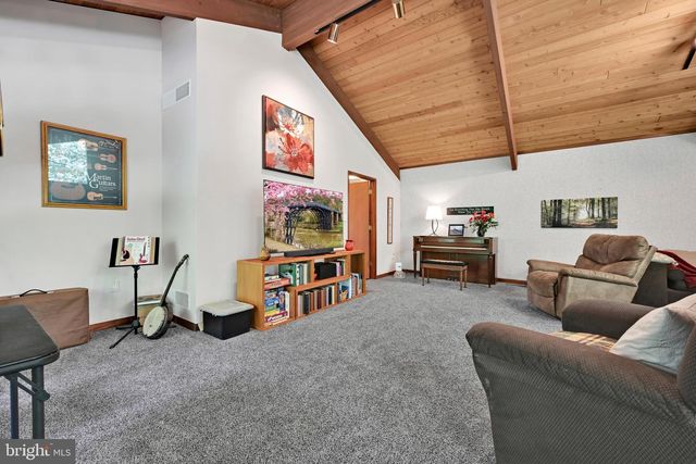 360 NETZLEY DR, Denver, PA 17517