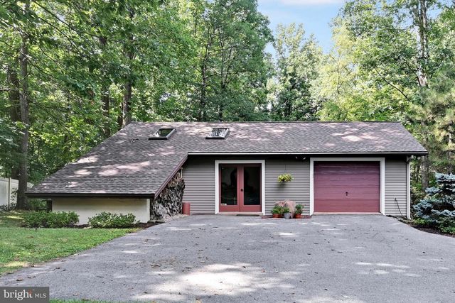 360 NETZLEY DR, Denver, PA 17517