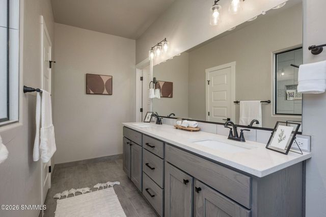 6516 Blackbird Road, Las Cruces, NM 88012