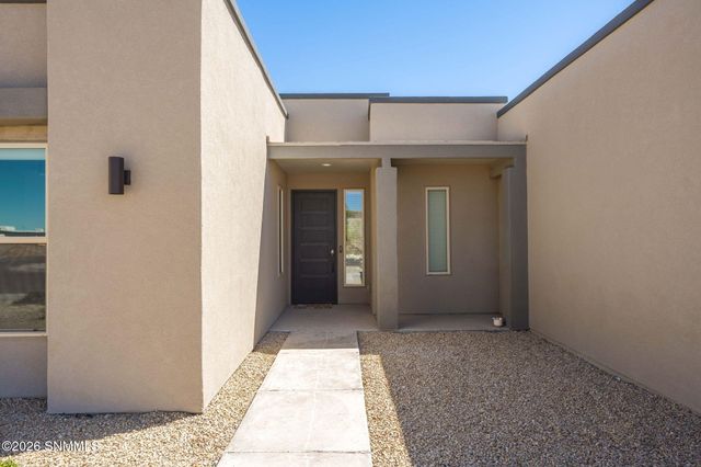 6516 Blackbird Road, Las Cruces, NM 88012