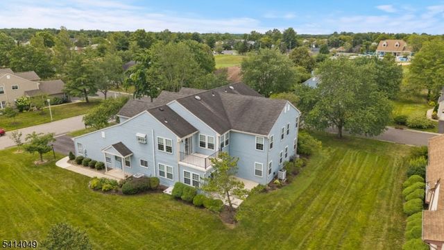 20 Dorchester Dr, Monroe Twp., NJ 08831