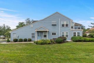 20 Dorchester Dr, Monroe Twp., NJ 08831