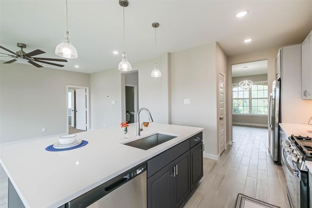 2423 Inlet Court, Fresno, TX 77545