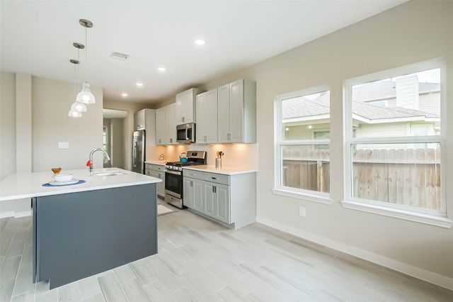 2423 Inlet Court, Fresno, TX 77545