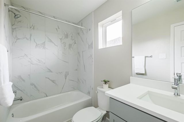 2423 Inlet Court, Fresno, TX 77545