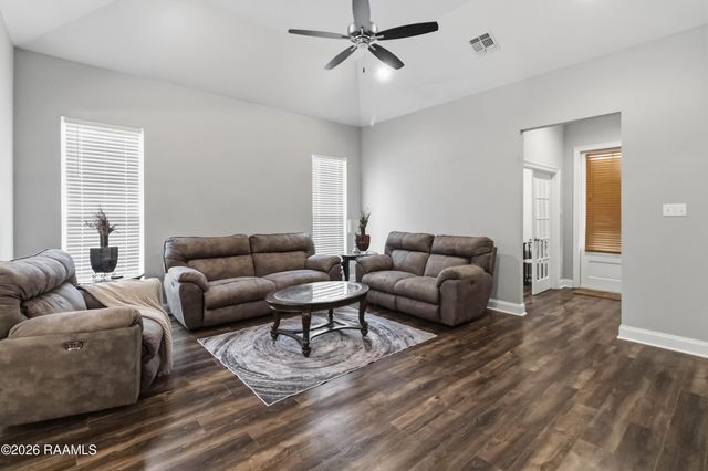 208 Gable Crest Drive, Lafayette, LA 70508